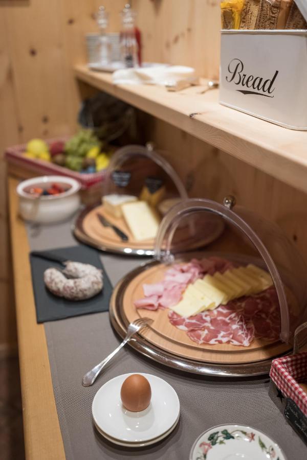 Meuble Garni Della Contea 호텔 보르미오 외부 사진